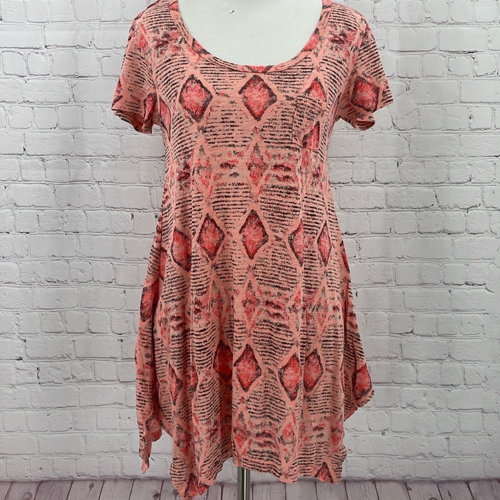 Handkerchief Pink Tribal Pocket Tee Flowy Diamonds Fresh Produce XS T-shirt